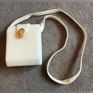 Vintage Andè Off-White Square Clasp Purse